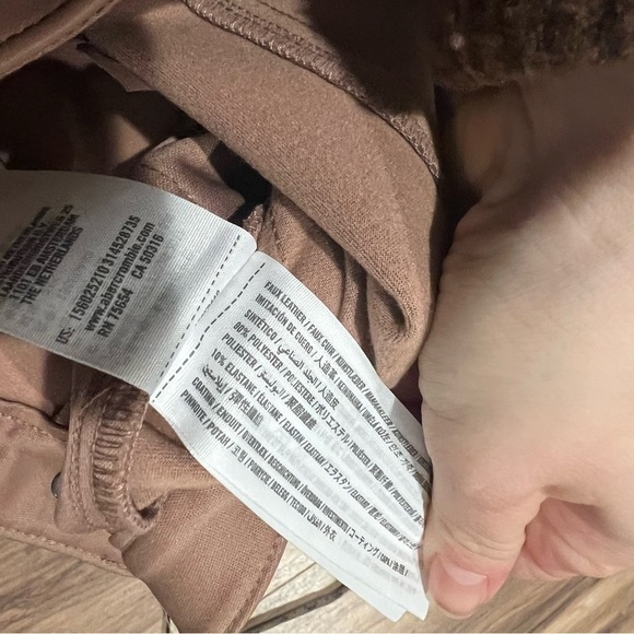 Abercrombie & Fitch Vegan Leather 90s Straight Pant - Picture 11 of 12